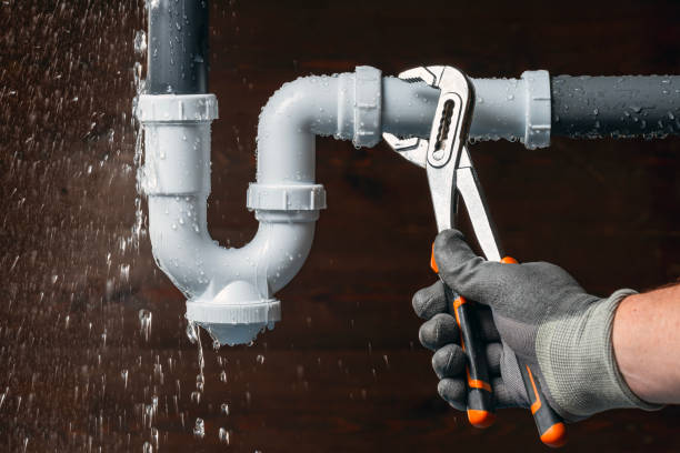 Professional Gas Line Repair technician working in Latham, IL